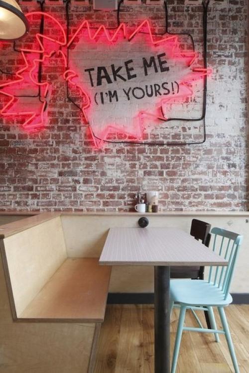 Неоновая подсветка в интерьере. 01