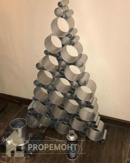 Ёлка из остатков трубы после ремонта. 02