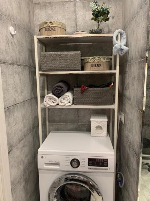 Как разместить все необходимое в маленькой ванной комнате, чтобы было стильно и уютно? 03