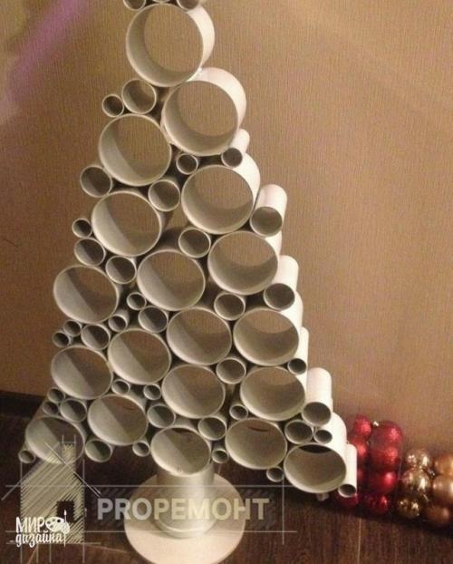 Ёлка из остатков трубы после ремонта. 01