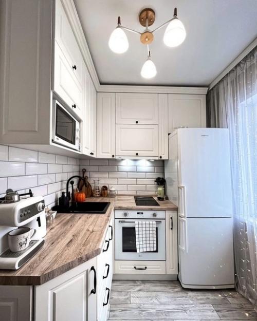 Небольшая кухня, площадью почти 7 кв. 04