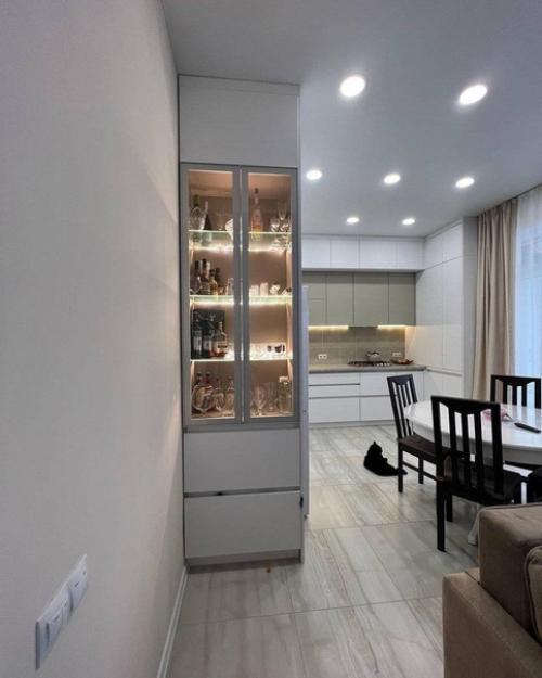 Кухня готова.  Кухню проектировала сама, потому что дизайнеры предлагали красивые стандартные варианты, но практичности в них не было. 05