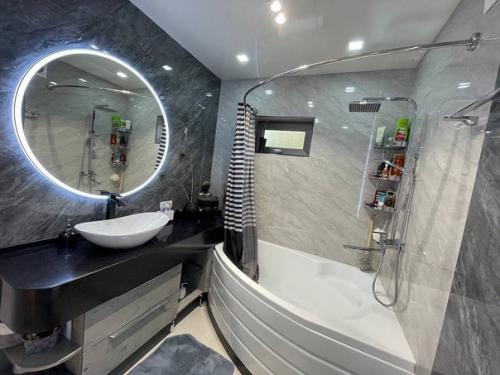 95 кв.  м после капитального ремонта. 05