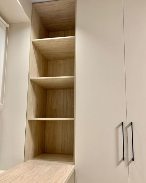 Оборудовали рабочую зону со встроенным шкафом в детской комнате. 05