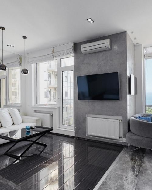 Долго искали квартиру с панорамным остеклением и видом на море. 03