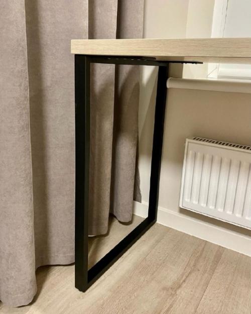 Оборудовали рабочую зону со встроенным шкафом в детской комнате. 06