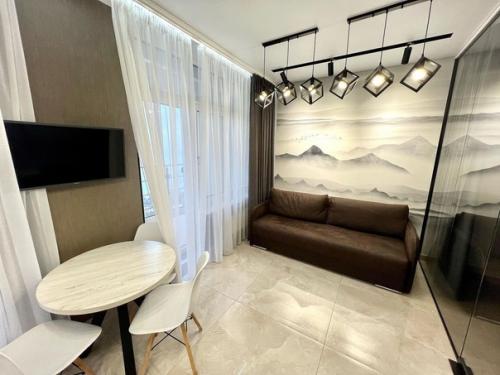 Дизайнерская евродвушка с видом на море. 04