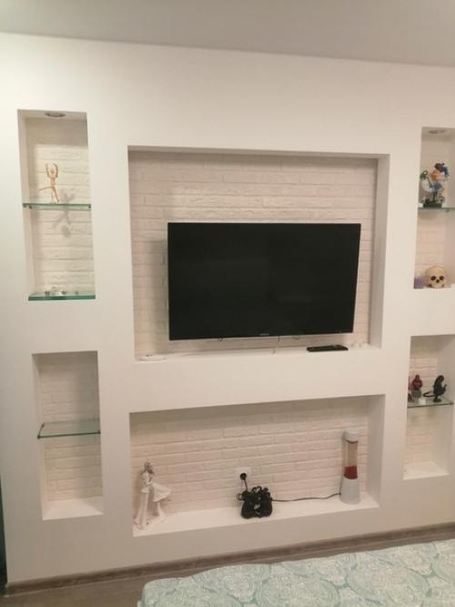 Хорошо, когда в семье ремонт делают вместе, значит между супругами взаимопонимание. 02