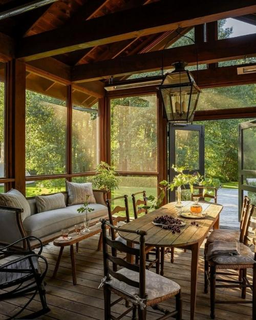 Насладимся этим потрясающим загородным домом - настоящим сокровищем, где история и природа встречаются в одном пространстве. 05