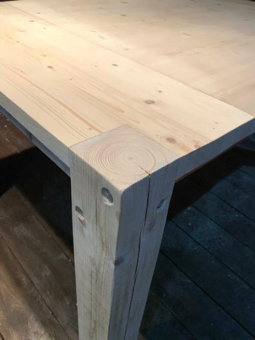 Стол для террасы своими руками из остатков от строительства. 03