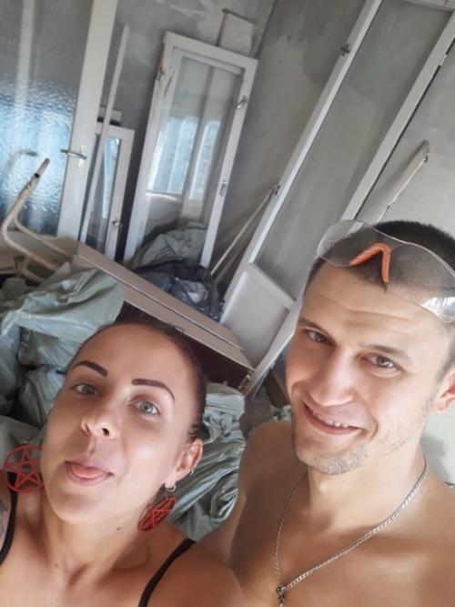 Хорошо, когда в семье ремонт делают вместе, значит между супругами взаимопонимание. 01