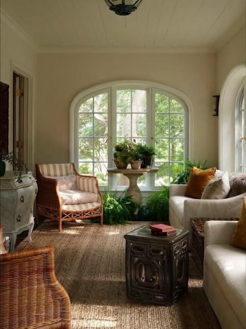 Это пространство, где каждая деталь будто создана для отдыха души. 03