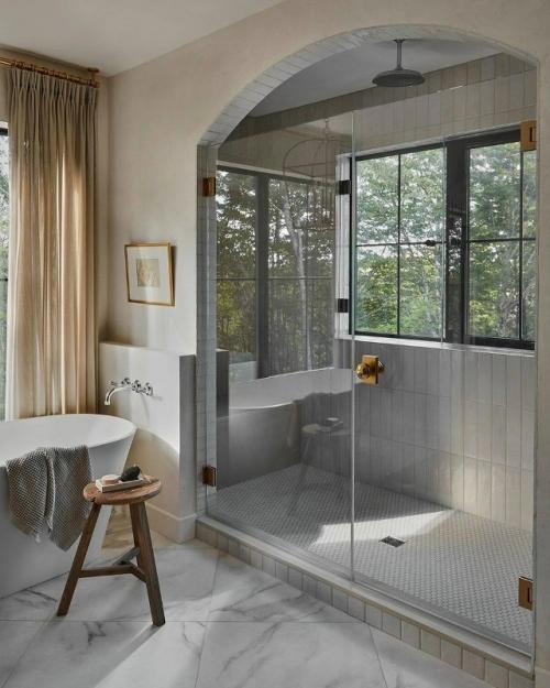 Потрясающий дом с тёплым, уютным интерьером, будто созданным для жизни в гармонии с природой. 08