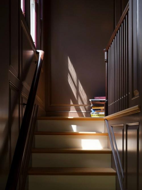 Это пространство, где каждая деталь будто создана для отдыха души. 02