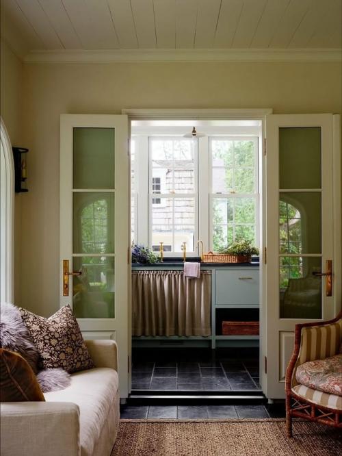 Это пространство, где каждая деталь будто создана для отдыха души. 05