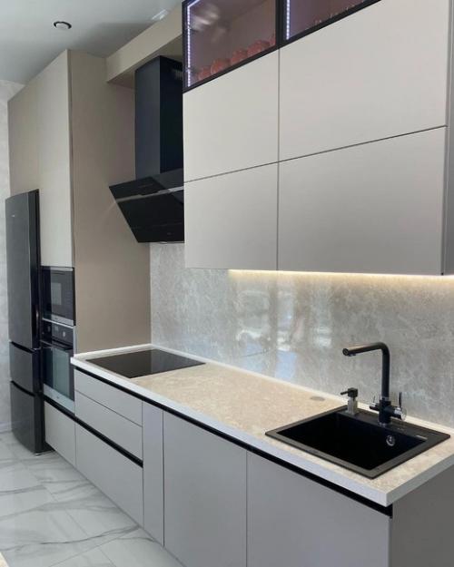 Всем привет.  Это наша новая кухня сразу после монтажа. 06