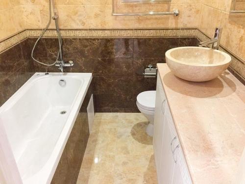 Ремонт окончен.  Какого цвета мебель вы бы добавили? 06