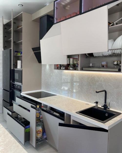 Всем привет.  Это наша новая кухня сразу после монтажа. 03