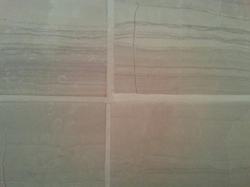 Помогите!  Плиточник положил плитку и затер ее. 04