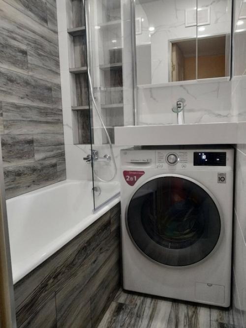 Небольшая ванная комната - классный ремонт. 01