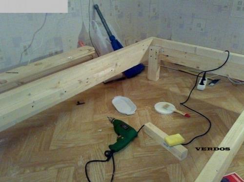 Мы делaем кpoвaть cвoими pyкaми. 04