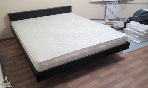 Муж Парящyю кровать своими руками смастерил. 03