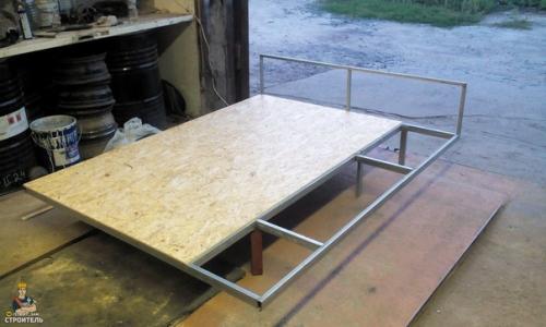 Муж Парящyю кровать своими руками смастерил. 02