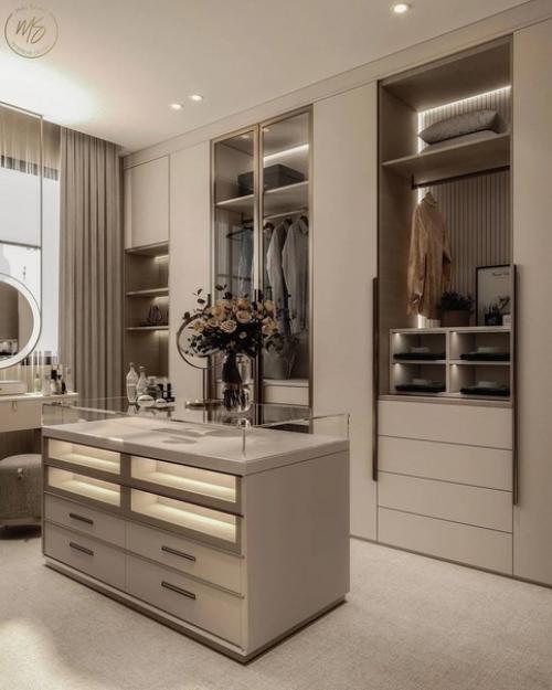 Несколько кадров интерьера квартиры в бежевых и молочных тонах, создающих уютную и изысканную атмосферу. 02