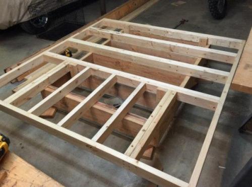 Чудесная кровать для дачи. 01