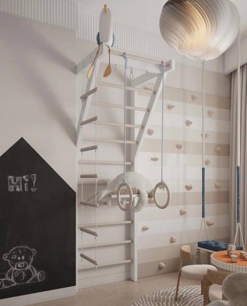 Отличная комната!  Рама на окне сделана безопасно ( форточка открывается высоко), сам ребенок не сможет открыть. 02