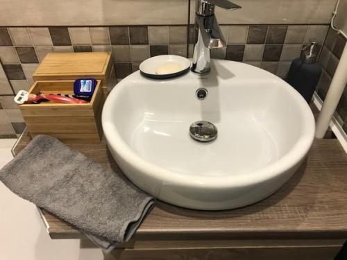 Ремонт ванной комнаты, все своими руками, в т. ч. и тумба под раковину - чашу. 07