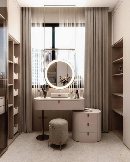 Несколько кадров интерьера квартиры в бежевых и молочных тонах, создающих уютную и изысканную атмосферу. 04