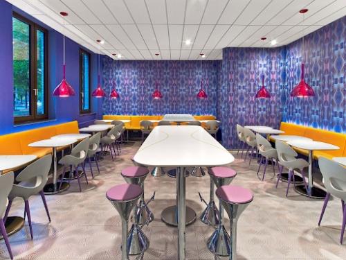 Карим Рашид - один из самых известных дизайнеров интерьеров в мире. 03