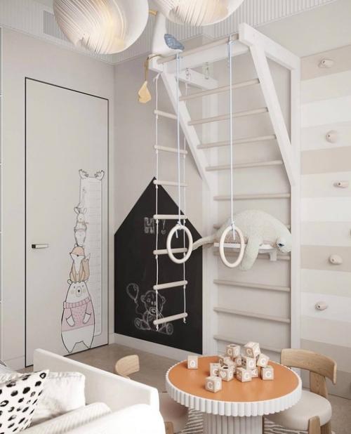 Отличная комната!  Рама на окне сделана безопасно ( форточка открывается высоко), сам ребенок не сможет открыть. 05