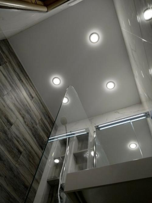 Небольшая ванная комната - классный ремонт. 04