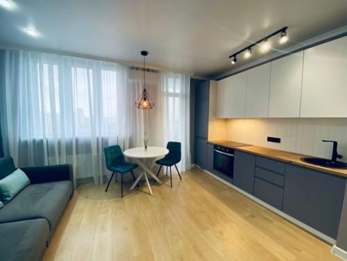 Стильные и яркие кружки, баночки и свечи С дизайнерскими буквами датского бренда Design Letters. 01