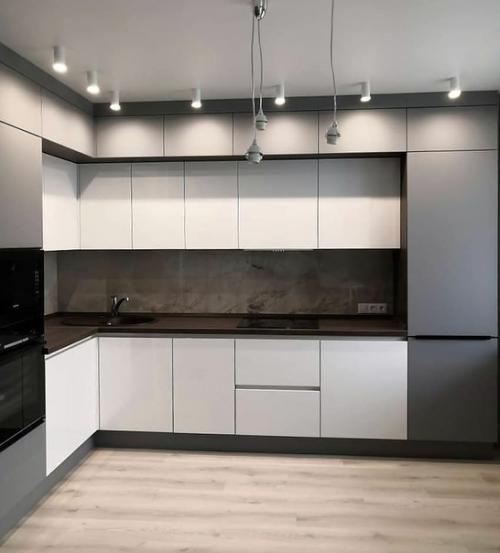 Давайте я тоже попробую, хоть мне и немного страшно после вчерашних комментариев. 04