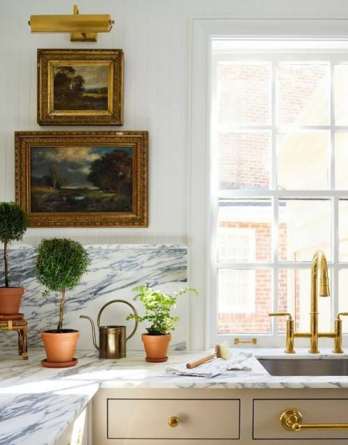 Светлый интерьер загородного дома - это про спокойствие, естественность и ощущение воздуха. 05