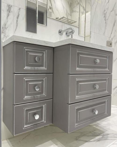 Малогабаритная ванная комната может легко превратиться в максимально функциональное, рациональное и комфортное пространство! 02