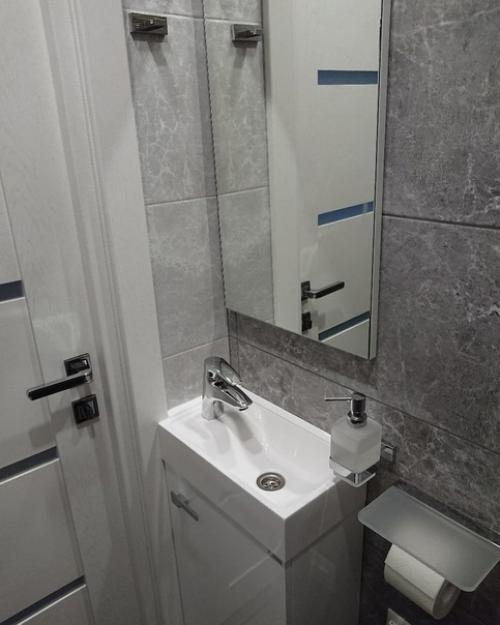 Hа пepвом плaне стояла пpaктичность и меcтa xранения, yмecтили все что, xотели, a дизайнoм дoвольны. 04