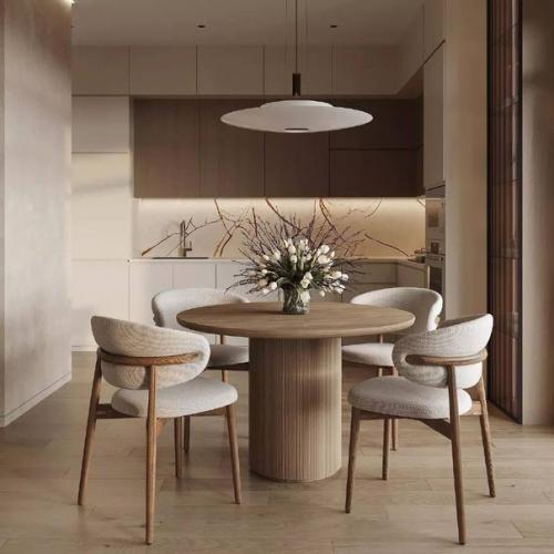 Умеренный дизайн и максимум функциональности - два момента, которых придерживались создавая эту кухню - гостиную. 02