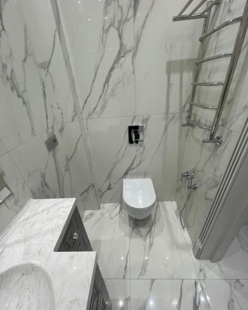 Малогабаритная ванная комната может легко превратиться в максимально функциональное, рациональное и комфортное пространство! 05