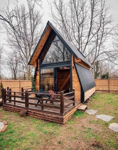 Душевный летний домик - это место, где хочется замедлиться и просто быть.  