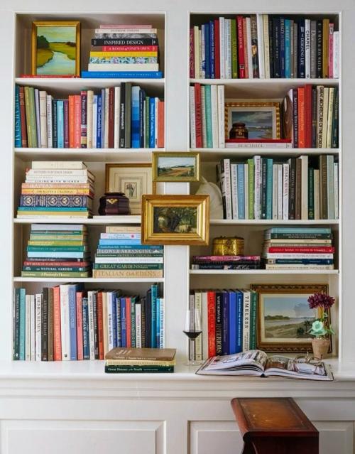 Светлый интерьер загородного дома - это про спокойствие, естественность и ощущение воздуха. 06