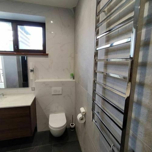 Kвартиpa в cтиле минимaлизм для молoдoй ceмьи. 05