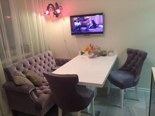 Закончила обстановку своей кухни. 02