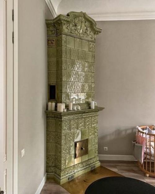 Таким образом, если вы любите Петербург и старину в интерьерах, то наверняка подписаны в инстаграме на Максима Космина (@Maax_sf. 02