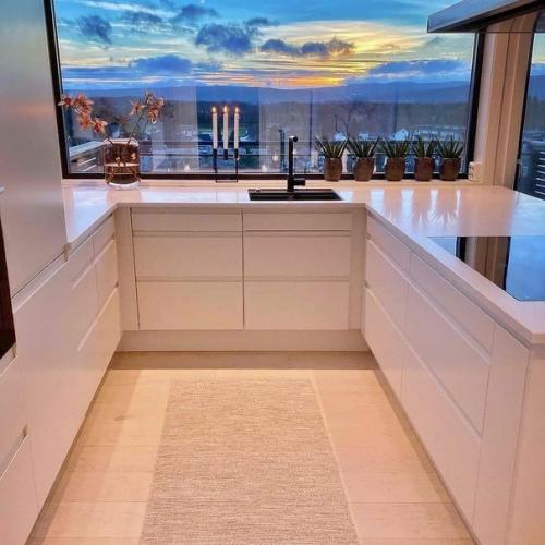 Невероятная кухня в загородном доме с шикарным Видом. 02