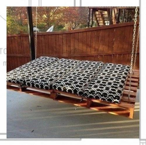 Повторное использование деревянных поддонов в качестве мебели для дачи или загородного дома в последнее время стало очень популярно. 02