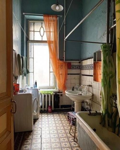 Таким образом, если вы любите Петербург и старину в интерьерах, то наверняка подписаны в инстаграме на Максима Космина (@Maax_sf. 06